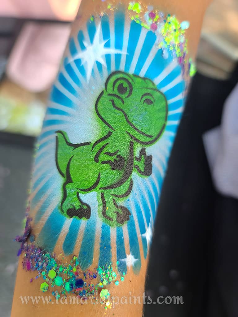 Airbrush design with dinosaur